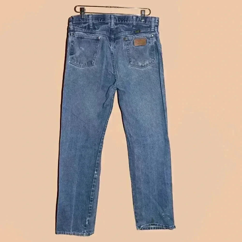 Straight Leg Medium Wash Denim Wrangler Jeans Size‎ 34x34